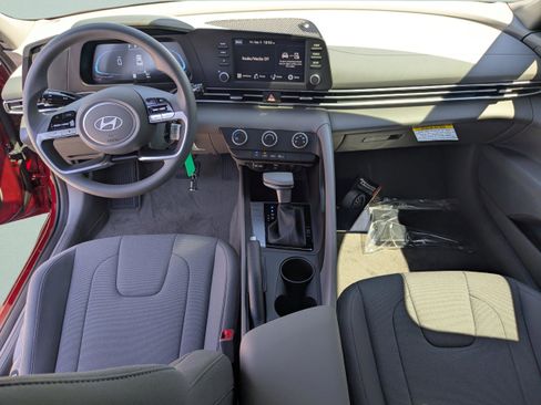 New 2025 Hyundai Elantra SE w/ Cargo Package FWD image 16