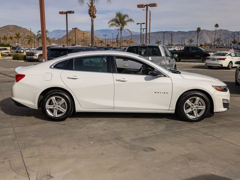 Used 2022 Chevrolet Malibu LS image 3