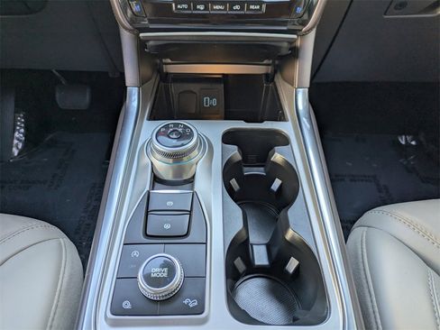 Used 2023 Ford Explorer Platinum w/ Technology Package image 20