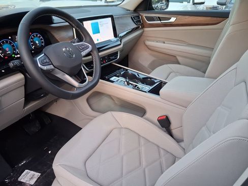 New 2026 Volkswagen Atlas SE FWD image 7