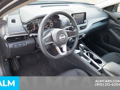 Used 2024 Nissan Altima 2.5 SV image 6