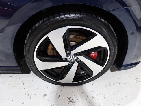 Used 2019 Volkswagen GTI Autobahn FWD image 39