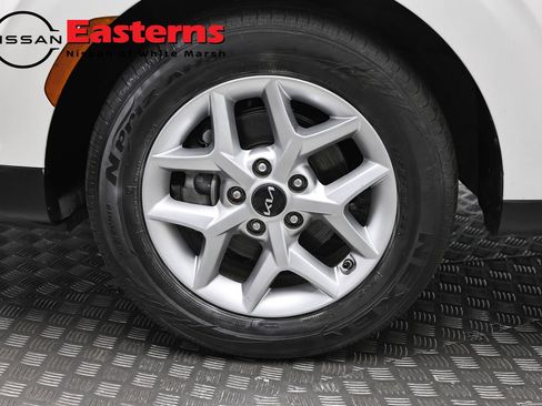 Used 2024 Kia Soul LX w/ Option Group 015 FWD image 31