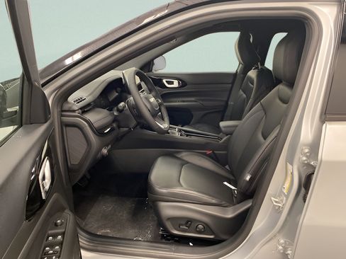 Used 2026 Jeep Compass Limited AWD/4WD image 8