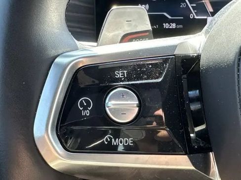 Used 2025 BMW 740i xDrive w/ Premium Package AWD/4WD image 39