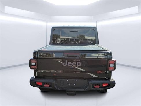 Used 2024 Jeep Gladiator Rubicon w/ Technology Group image 4