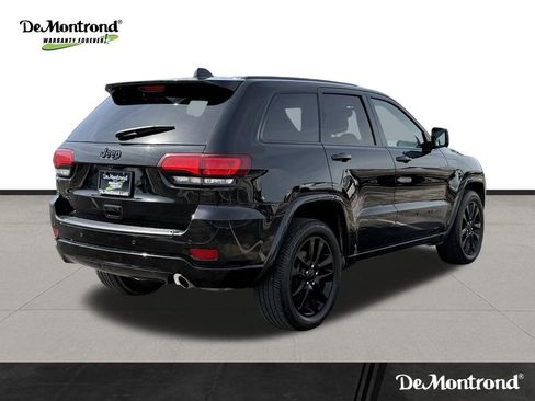 Used 2019 Jeep Grand Cherokee Altitude image 5