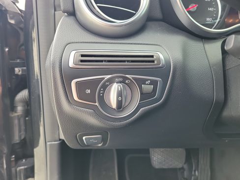 Used 2019 Mercedes-Benz C 300 Sedan image 23