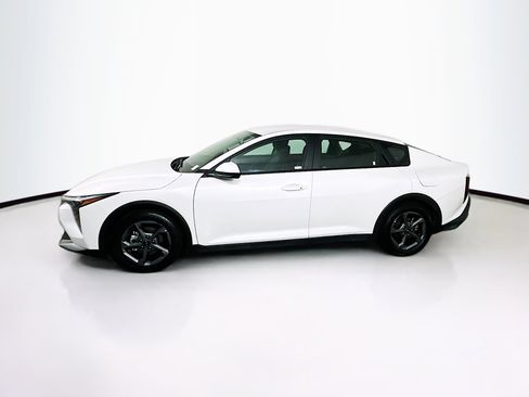 Used 2025 Kia K4 LXS image 4