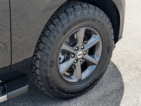 Used 2020 Ford Expedition XLT w/ Equipment Group 202A image 12