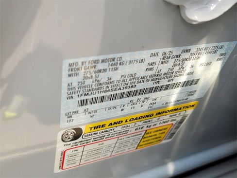 New 2025 Ford Expedition Active image 18