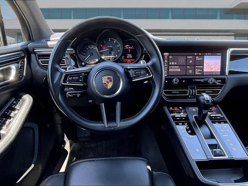 Used 2023 Porsche Macan AWD/4WD image 8