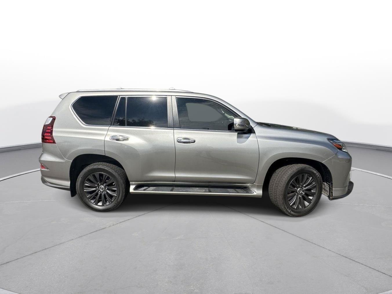 Used 2022 Lexus GX 460 Luxury w/ Sport Design Package AWD/4WD image 32