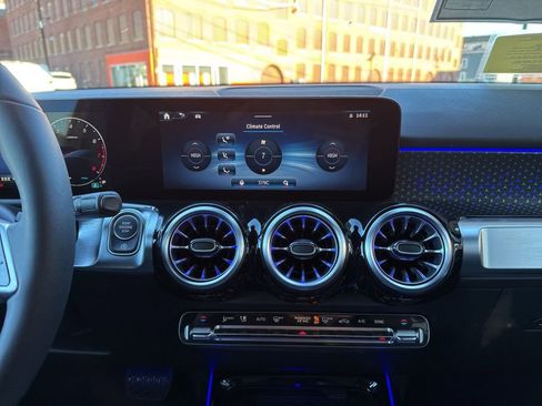 New 2026 Mercedes-Benz GLB 250 4MATIC image 25