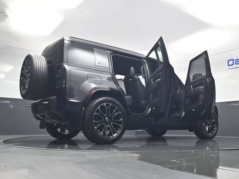 Used 2025 Land Rover Defender 110 AWD/4WD image 61