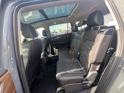 Used 2026 Volkswagen Atlas SE w/ Panoramic Sunroof Package FWD image 24