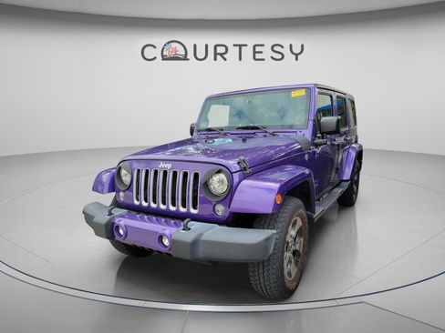 Used 2017 Jeep Wrangler Unlimited Sahara AWD/4WD image 2