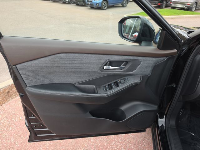 Used 2023 Nissan Rogue SV AWD/4WD image 10