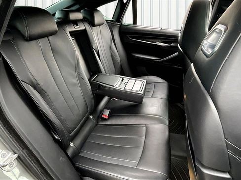 Used 2018 BMW X6 M image 25
