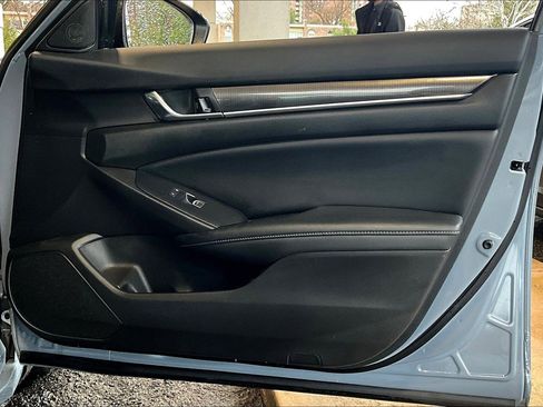 Used 2022 Honda Accord Sport image 18