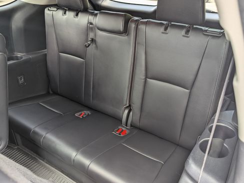 Used 2023 Toyota Highlander Platinum AWD/4WD image 19