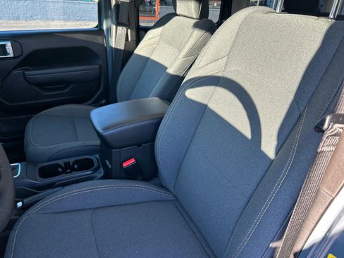 Used 2025 Jeep Wrangler Sport S image 30