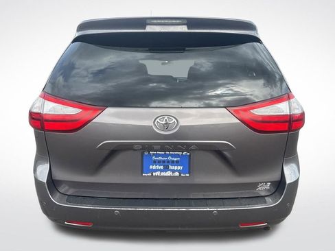 Used 2015 Toyota Sienna XLE w/ XLE Navigation Package AWD/4WD image 6