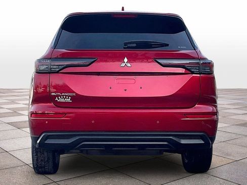 Used 2025 Mitsubishi Outlander ES image 4