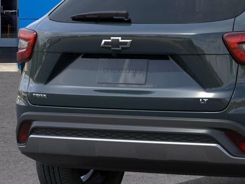 New 2026 Chevrolet Trax LT w/ Driver Confidence Package image 14