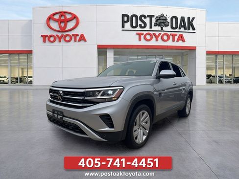Used 2023 Volkswagen Atlas Cross Sport SE FWD image 3
