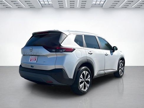 Used 2023 Nissan Rogue SV w/ SV Premium B Package image 4