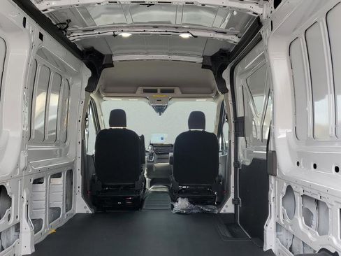 New 2026 Ford Transit 250 148 Medium Roof RWD image 20