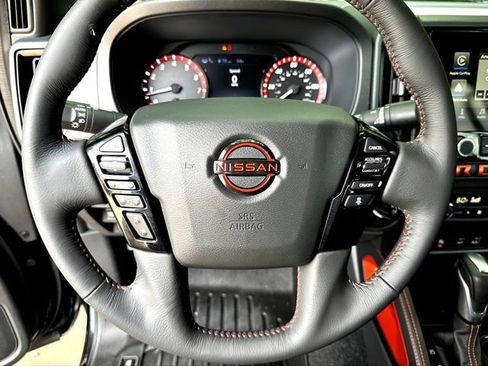 Used 2025 Nissan Frontier PRO-4X AWD/4WD image 10