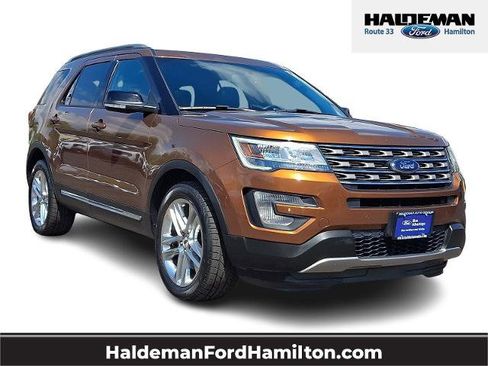 Certified 2017 Ford Explorer XLT w/ Equipment Group 202A AWD/4WD image 1