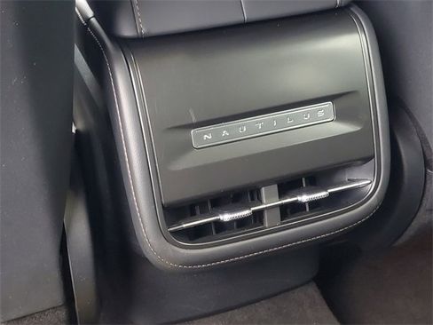 Certified 2024 Lincoln Nautilus Reserve w/ Jet Appearance Package (87T) image 38