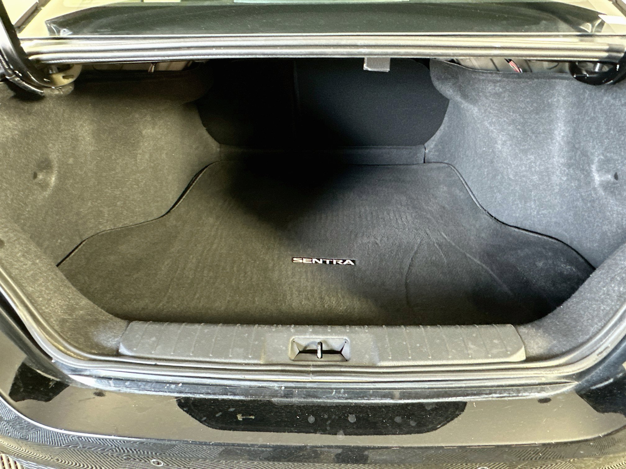 Used 2025 Nissan Sentra SV FWD image 26