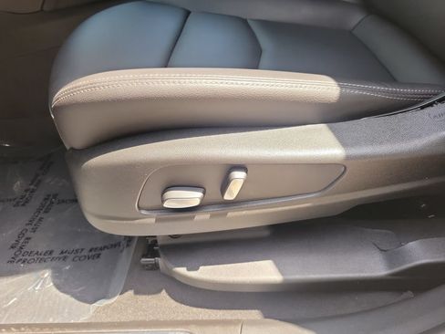 Used 2024 Cadillac XT5 Luxury FWD image 13
