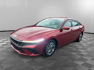 Certified 2024 Hyundai Elantra SEL video 3