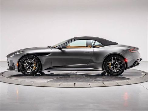Used 2025 Aston Martin DB12 Convertible RWD image 16