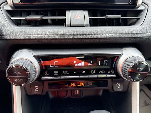 Certified 2025 Toyota RAV4 XLE w/ Convenience Package FWD image 17