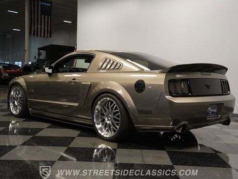 Used 2005 Ford Mustang GT image 9