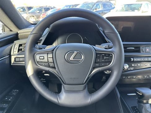 Used 2024 Lexus ES 300h image 16