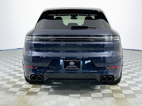 Used 2025 Porsche Cayenne GTS AWD/4WD image 6