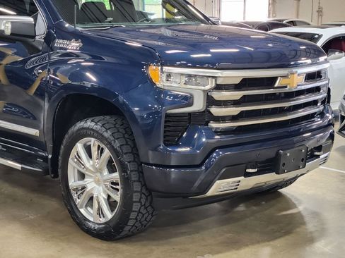 Used 2023 Chevrolet Silverado 1500 High Country w/ High Country Premium Package AWD/4WD image 14