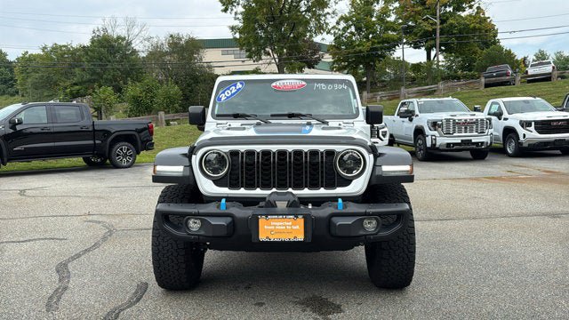 Used 2024 Jeep Wrangler Unlimited Rubicon 4xe w/ Capability Package AWD/4WD image 3