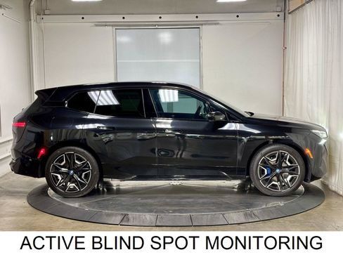 Used 2024 BMW iX xDrive50 w/ Sport Package AWD/4WD image 10