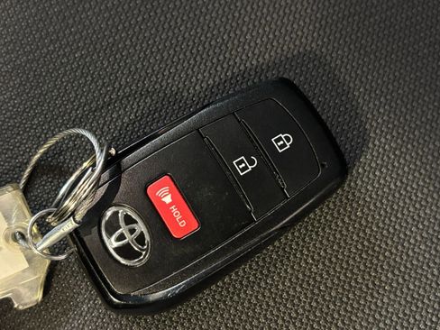 Used 2025 Toyota Corolla Cross LE image 22