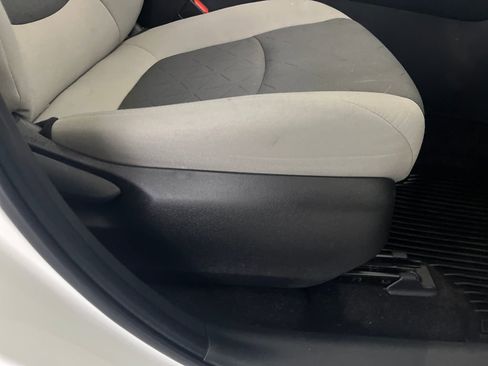 Used 2023 Toyota RAV4 XLE image 57