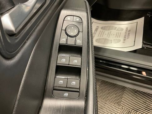 Used 2023 Nissan Rogue SV w/ SV Premium B Package image 12