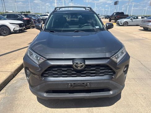 Used 2020 Toyota RAV4 XLE Premium FWD image 2